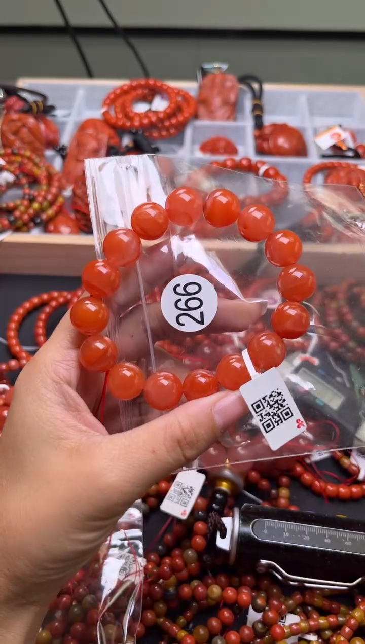 【闪购商品】南红玛瑙珠宝奇石未镶嵌266-13+