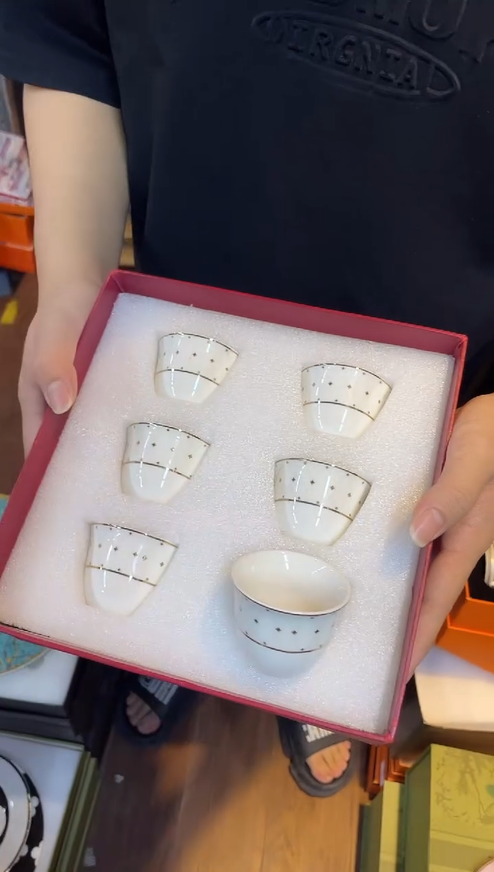 杯鸿辉家品牌瓷器，京东包邮！