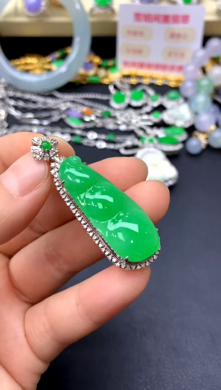 颈饰18K金镶嵌翡翠168-中国好珍宝