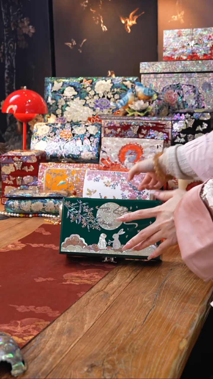 【闪购商品】瓷片螺钿工艺香椿木首饰盒