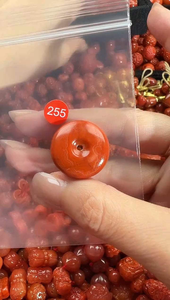 颈饰未镶嵌南红玛瑙1