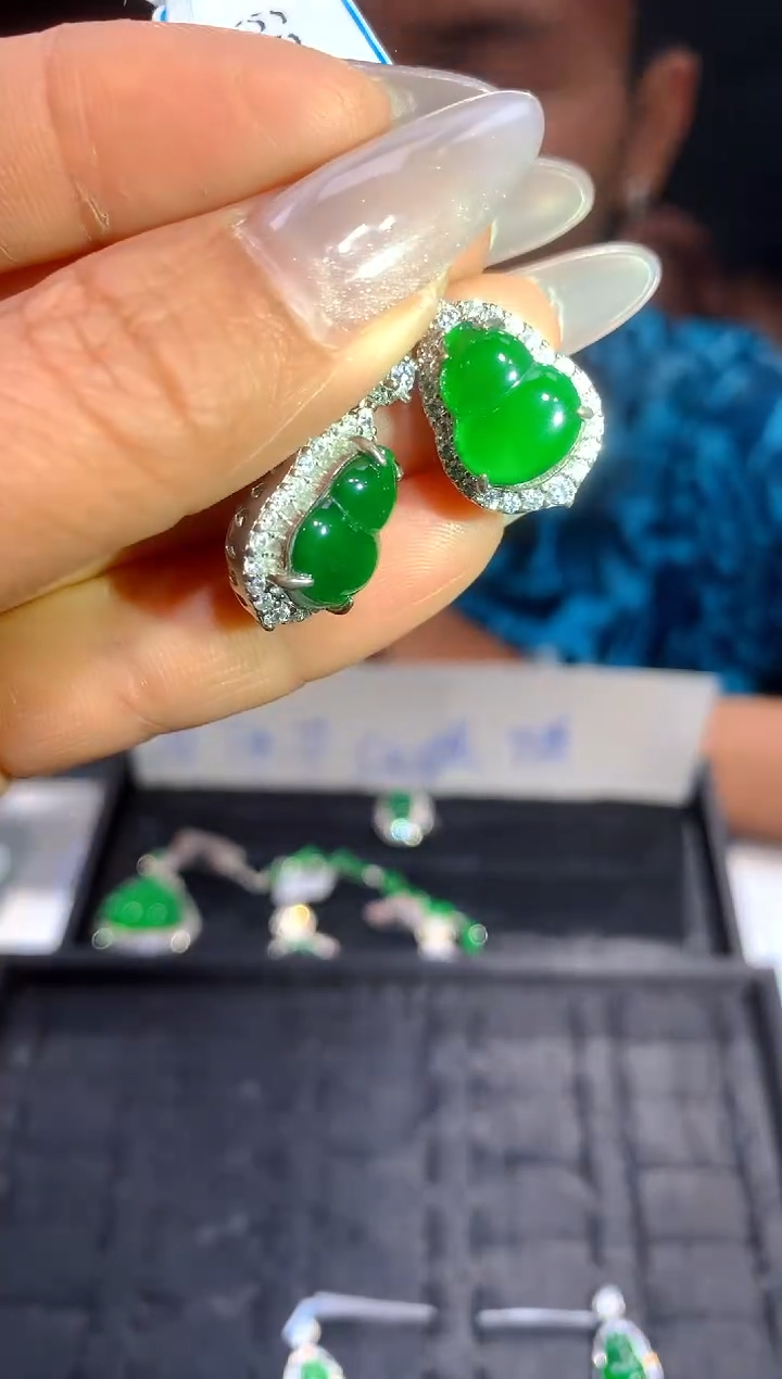 【闪购商品】定制翡翠未镶嵌72-多样性发货（发其一）