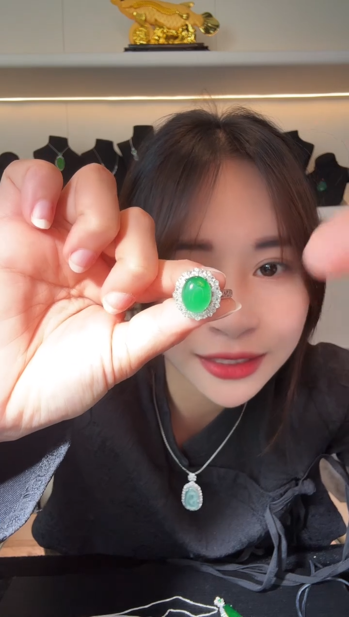 翡翠戒指未镶嵌阳绿鸽子蛋戒指