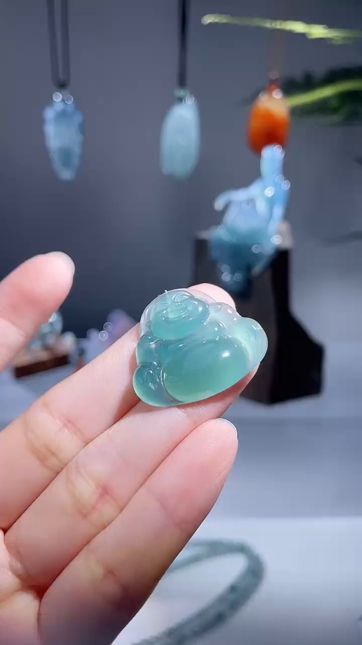 颈饰未镶嵌翡翠佛公