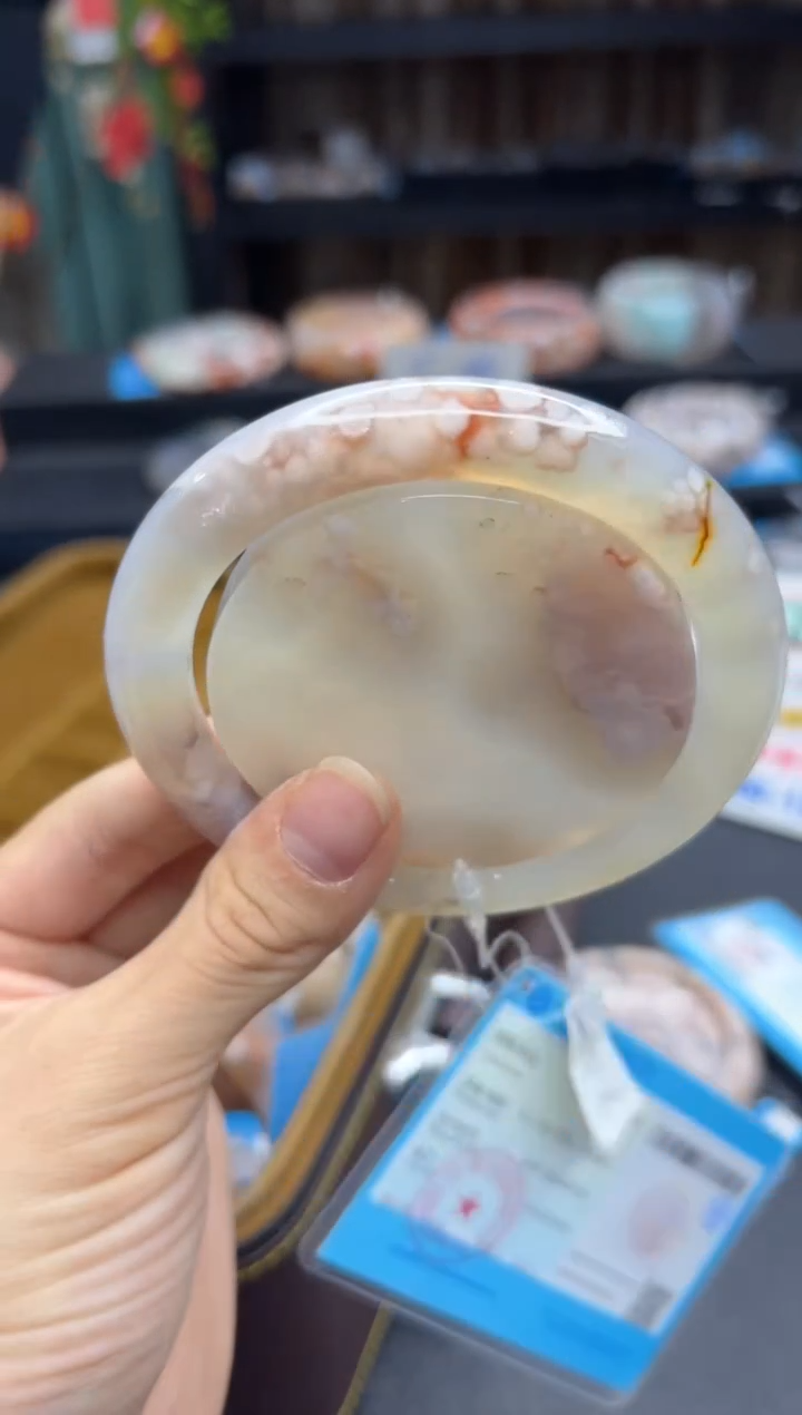 【闪购商品】石英质玉手镯未镶嵌2042（62圈贈送鐲心）