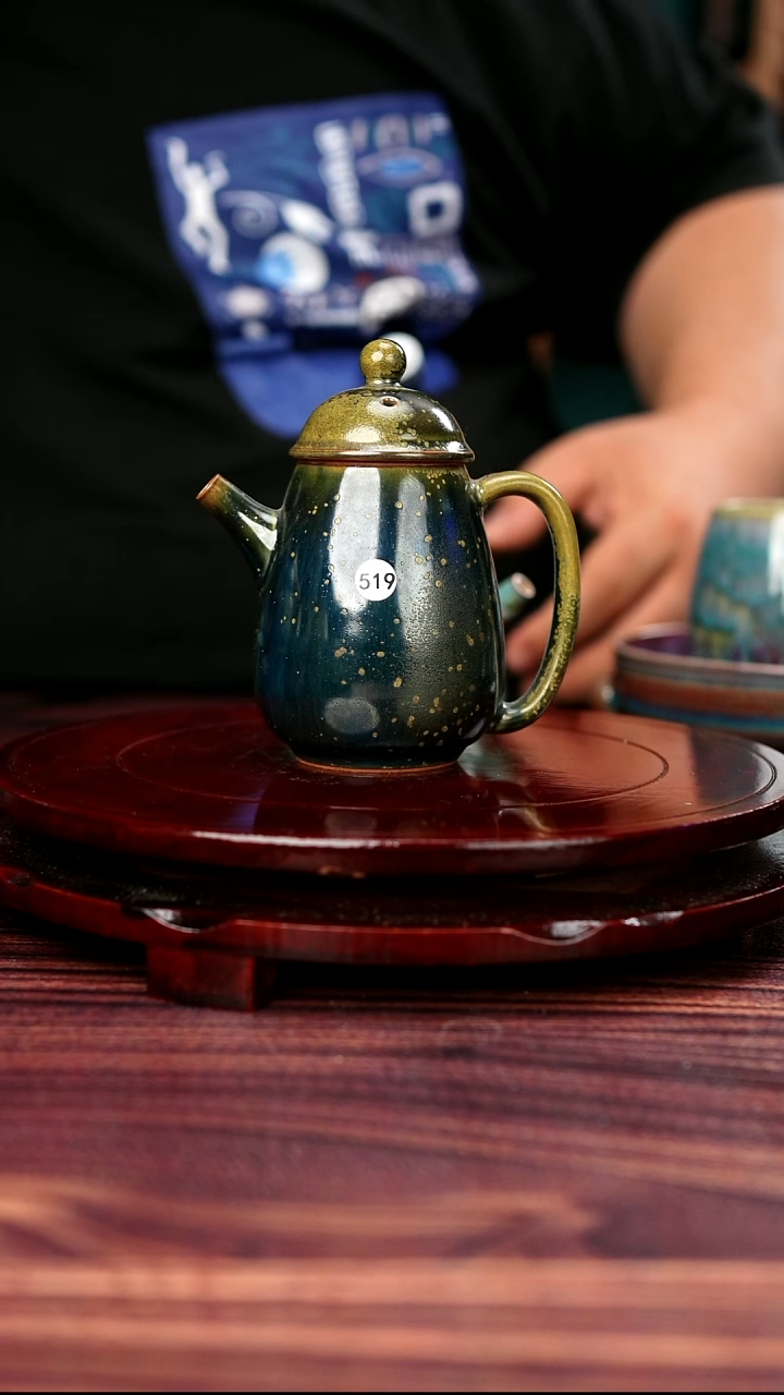 519#卫端豪一级品原矿钧瓷执壶