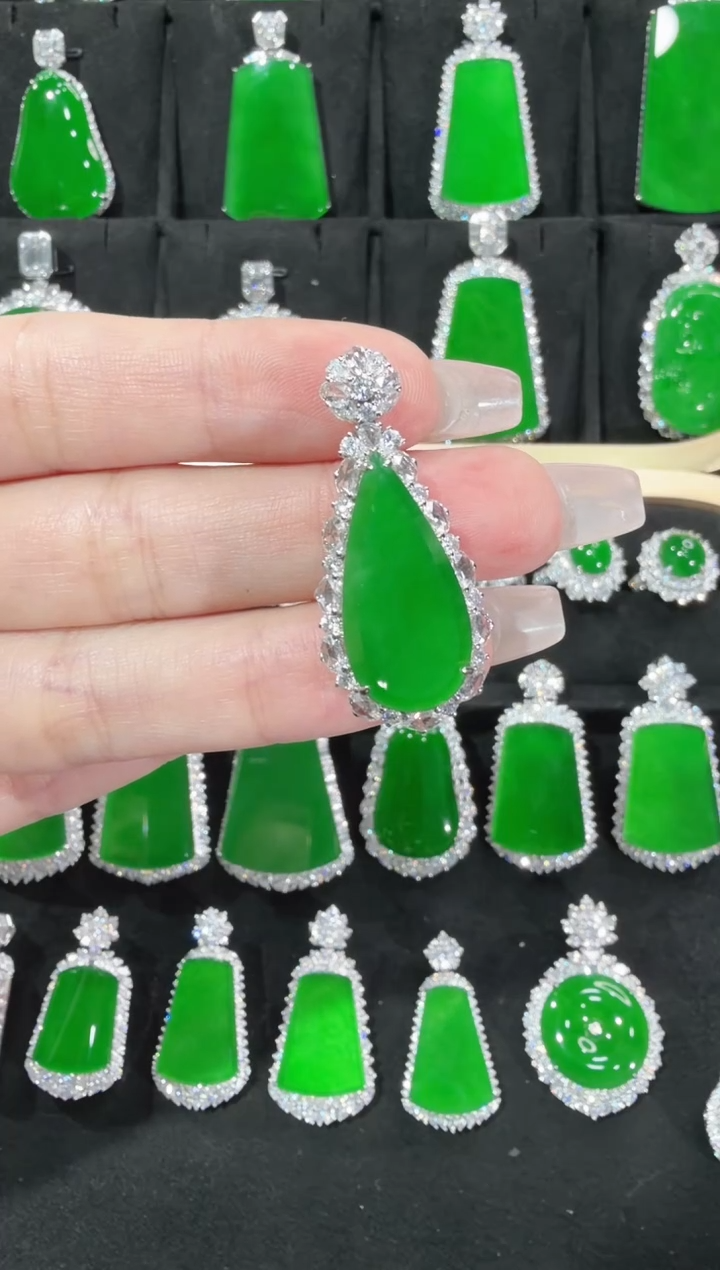 颈饰18K金镶嵌翡翠水滴天然A货翡翠72h鉴赏期