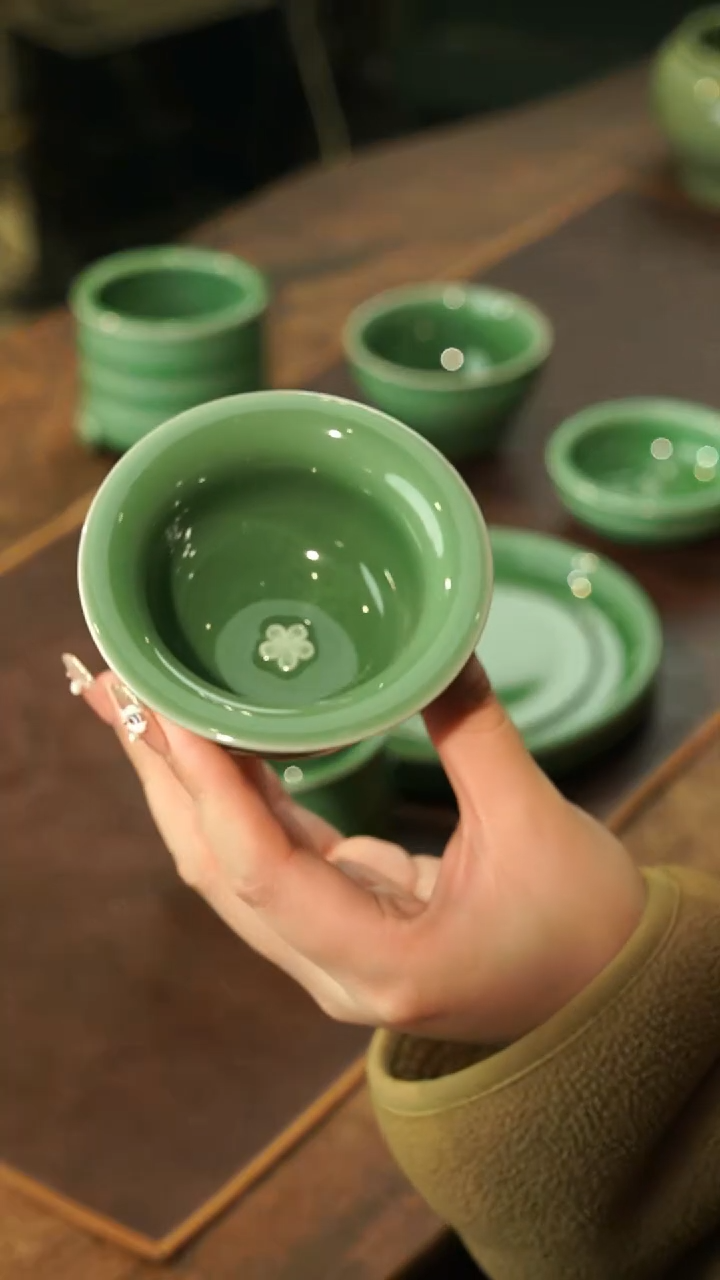 【闪购商品】瓷片陈蓉蓉 梅子青 压手杯1花