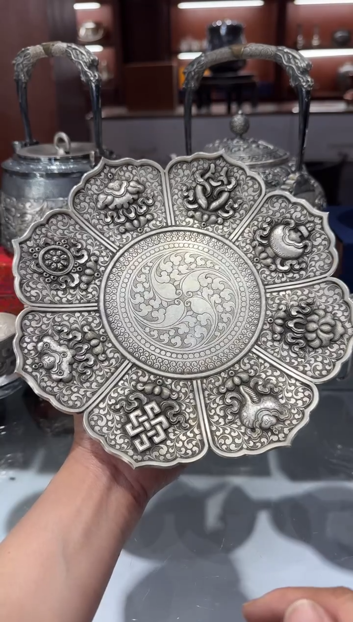 朝**天足银手工精工莲托八宝高脚熏色錾刻壶承