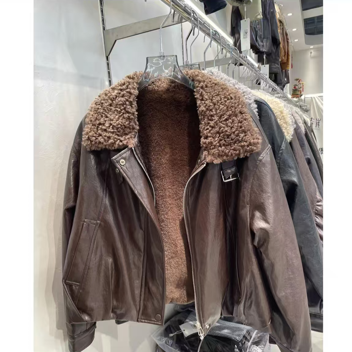 加绒加厚皮夹克上衣女2025秋冬欧货洋气休闲保暖外套