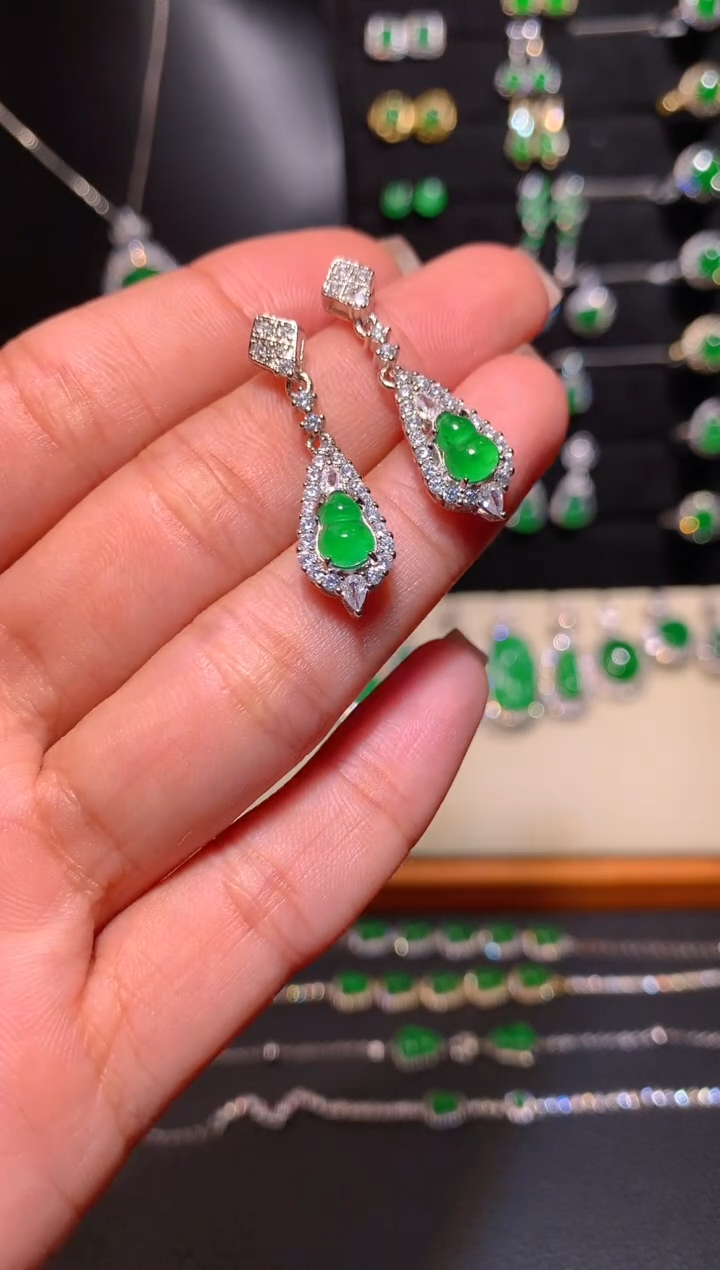 【闪购商品】翡翠耳饰未镶嵌耳坠