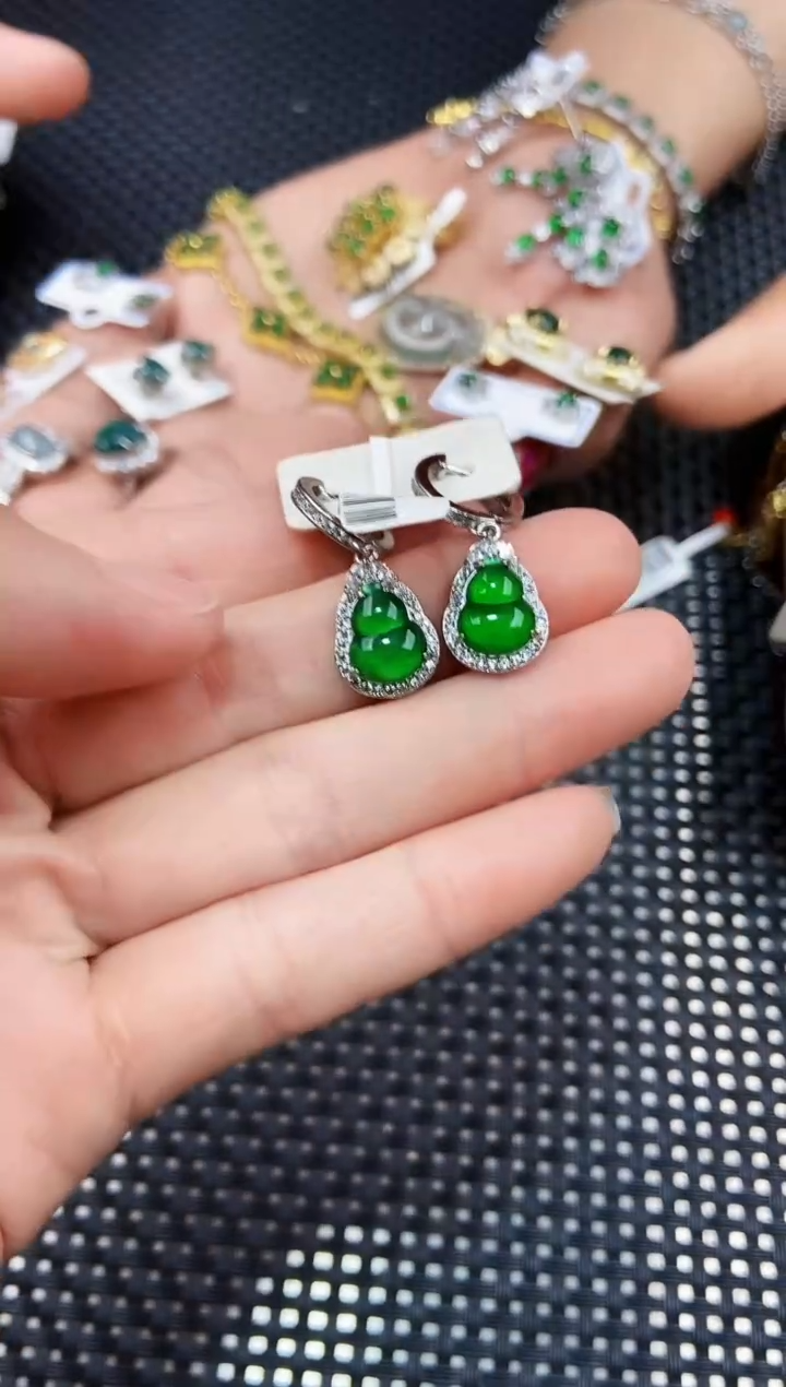 【闪购商品】翡翠耳饰未镶嵌111111111
