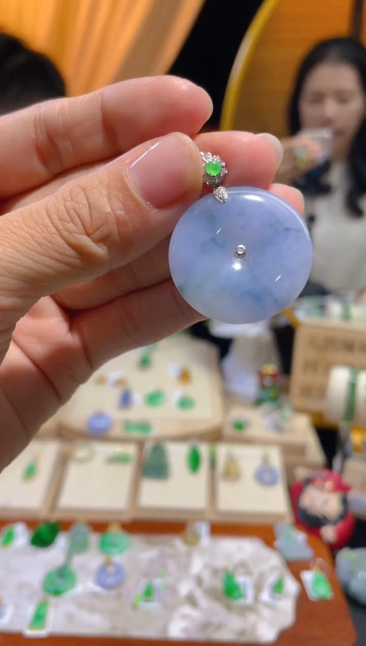 【闪购商品】翡翠颈饰18K金镶嵌假一赔三