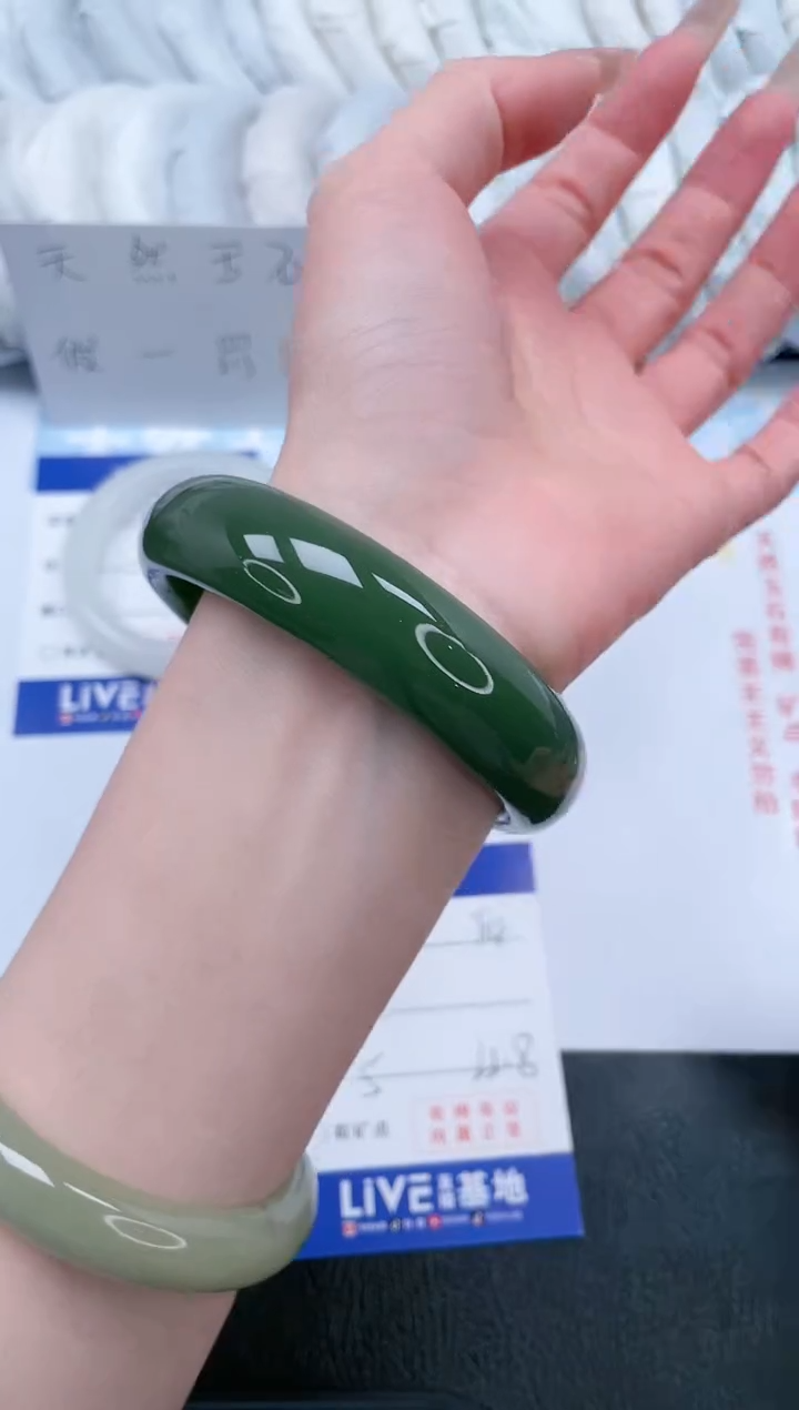 【闪购商品】石英质玉手镯未镶嵌橄榄绿色差较大介意勿拍T14-62.8