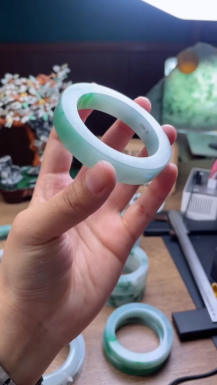 定制翡翠手镯未镶嵌定制