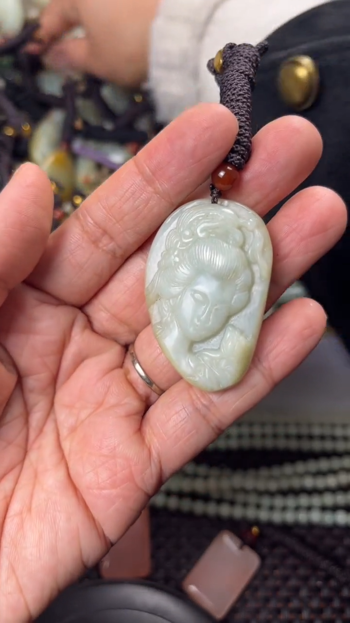 【闪购商品】和田玉颈饰未镶嵌多样性发货没有证书拍一发一有瑕