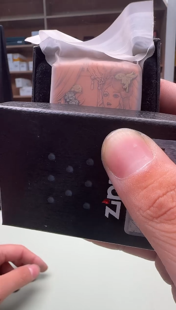 Zippo打火机鹰皇紫铜重甲貂蝉