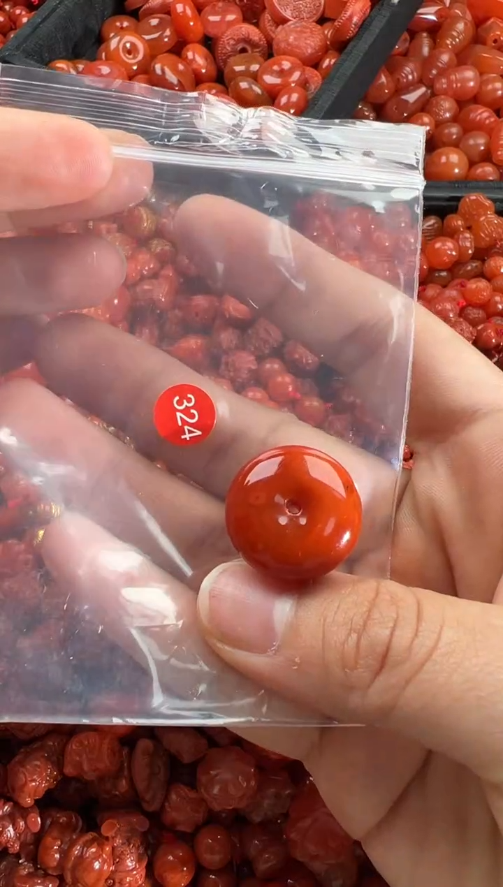 【闪购商品】南红玛瑙颈饰未镶嵌1