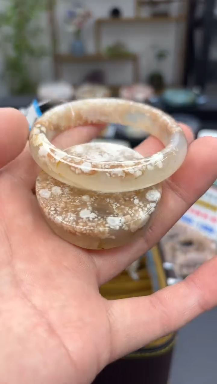 【闪购商品】石英质玉手镯未镶嵌A157(52圈赠送镯心)