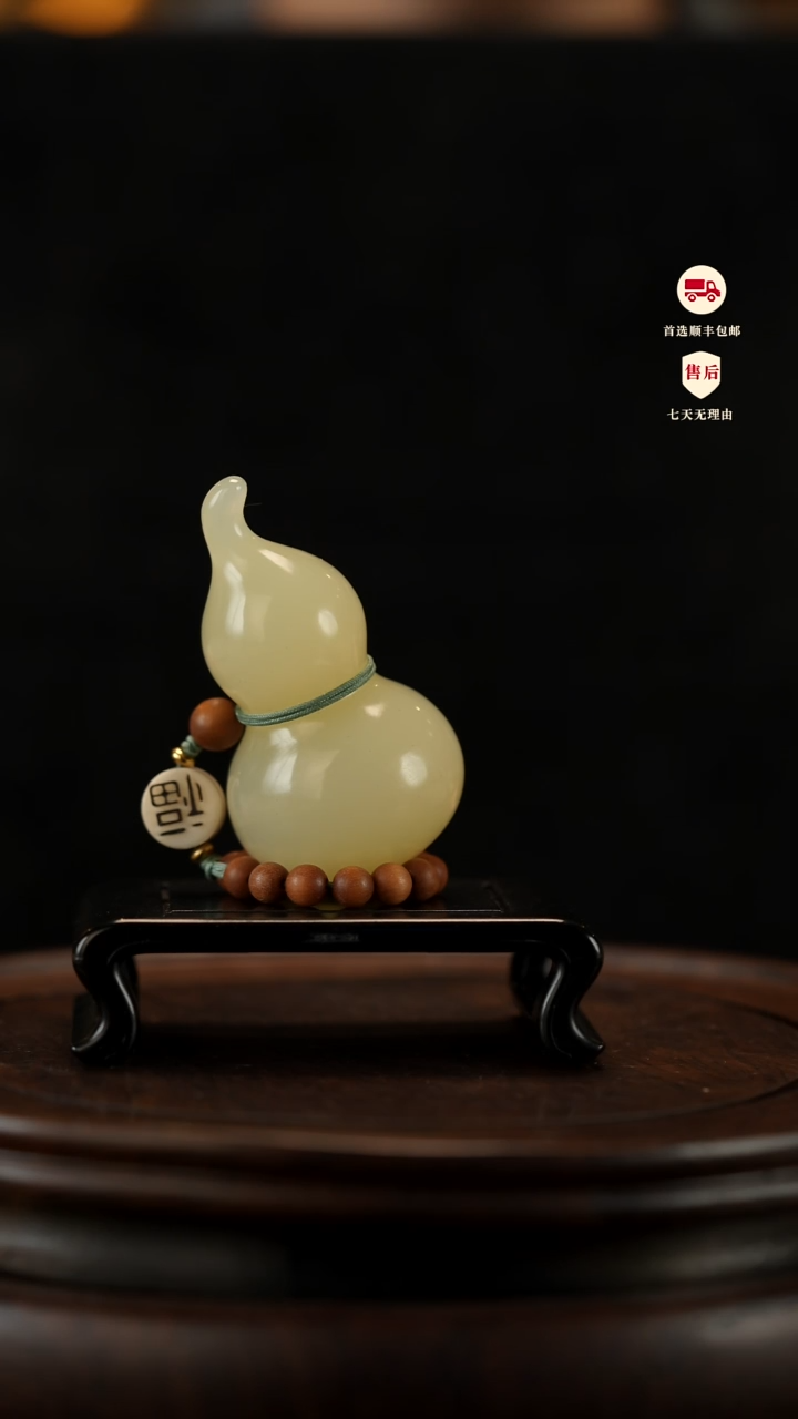 云南石竹叶青雕刻：手捻福禄手把件摆件