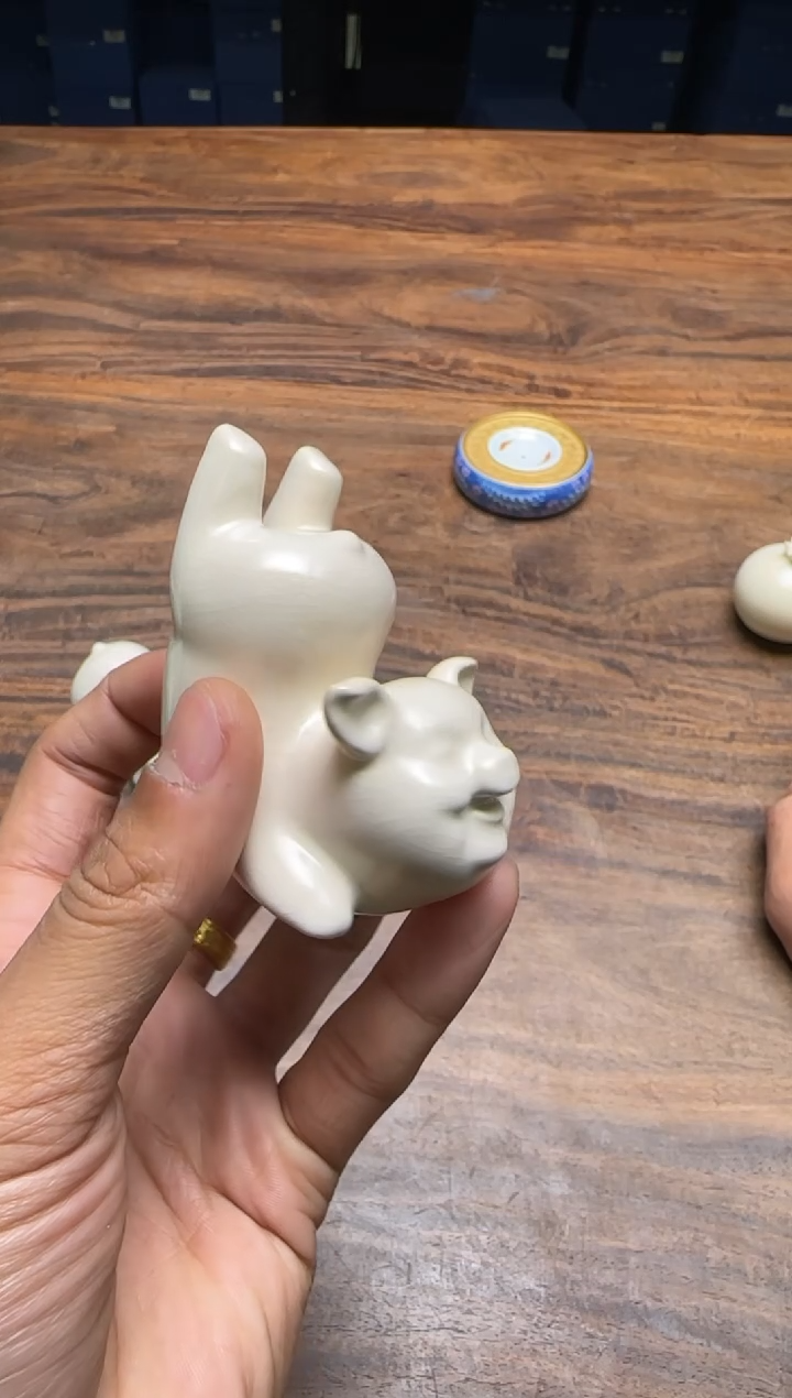 霖松堂 草木灰釉 福猪茶宠（倒立）