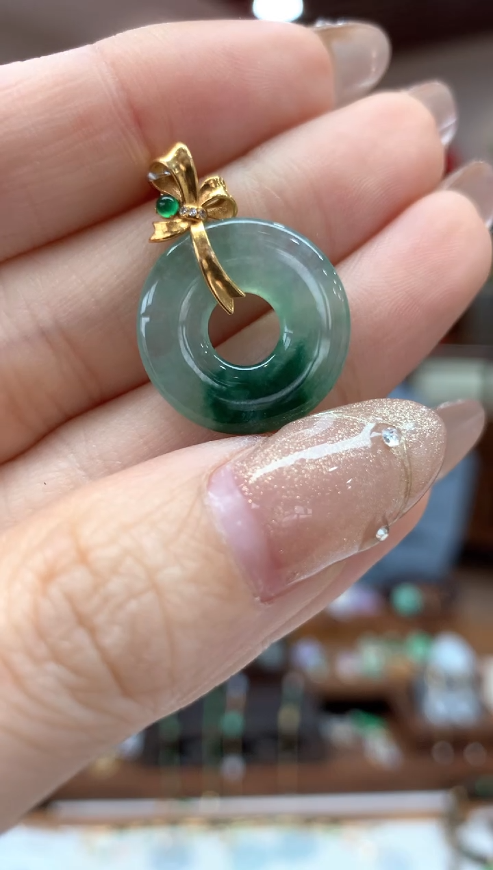 【闪购商品】翡翠吊坠(不含链)18K金镶嵌甜甜圈