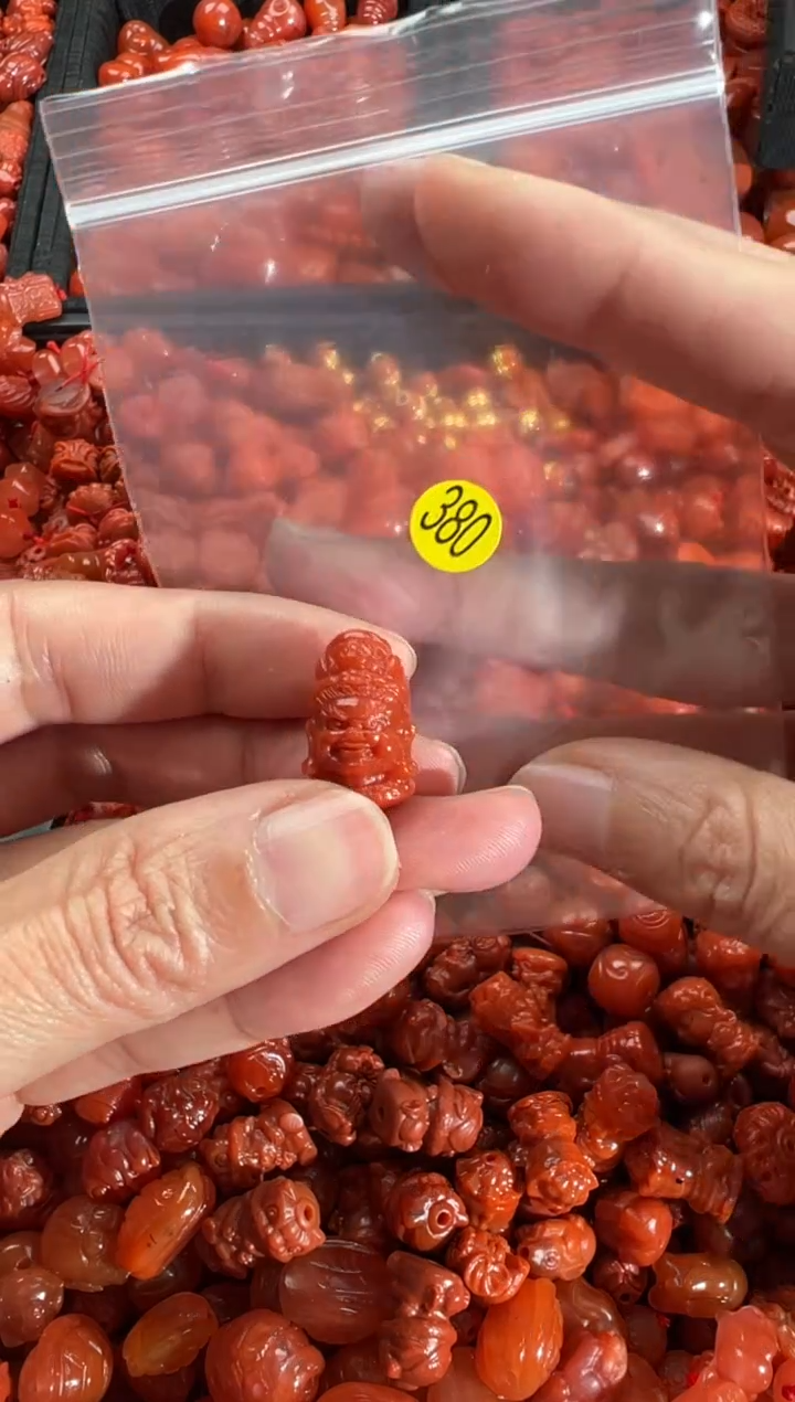 【闪购商品】南红玛瑙颈饰未镶嵌1