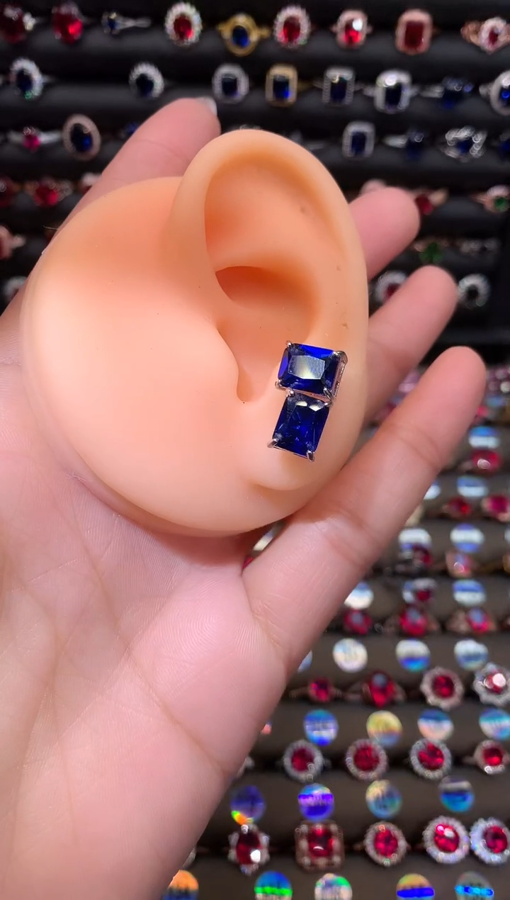 【闪购商品】蓝宝石耳饰银S925镶嵌79