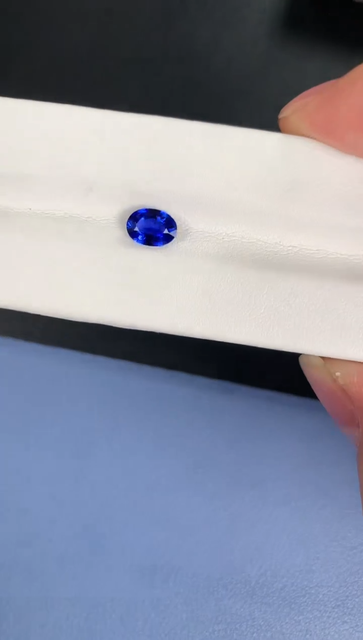 【闪购商品】蓝宝石裸石未镶嵌1克拉斯里兰卡皇家蓝