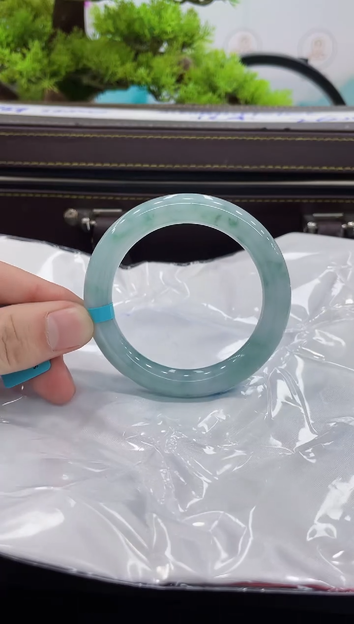 【闪购商品】翡翠手镯未镶嵌手镯