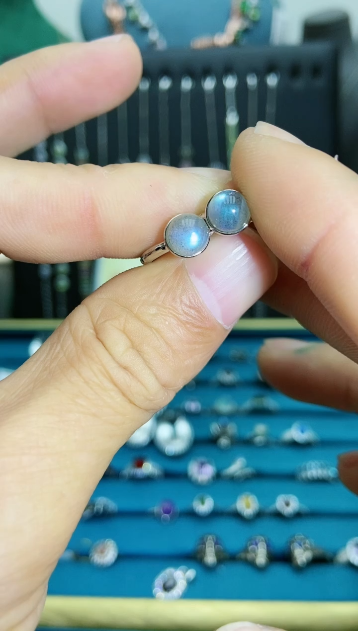 【闪购商品】月光石耳钉银S925镶嵌1211