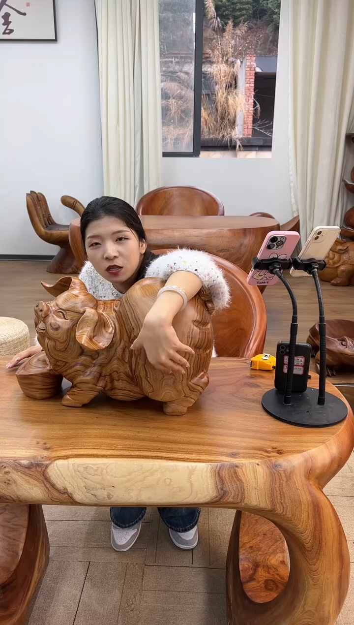 【闪购商品】稳定木实木创意猪猪摆件