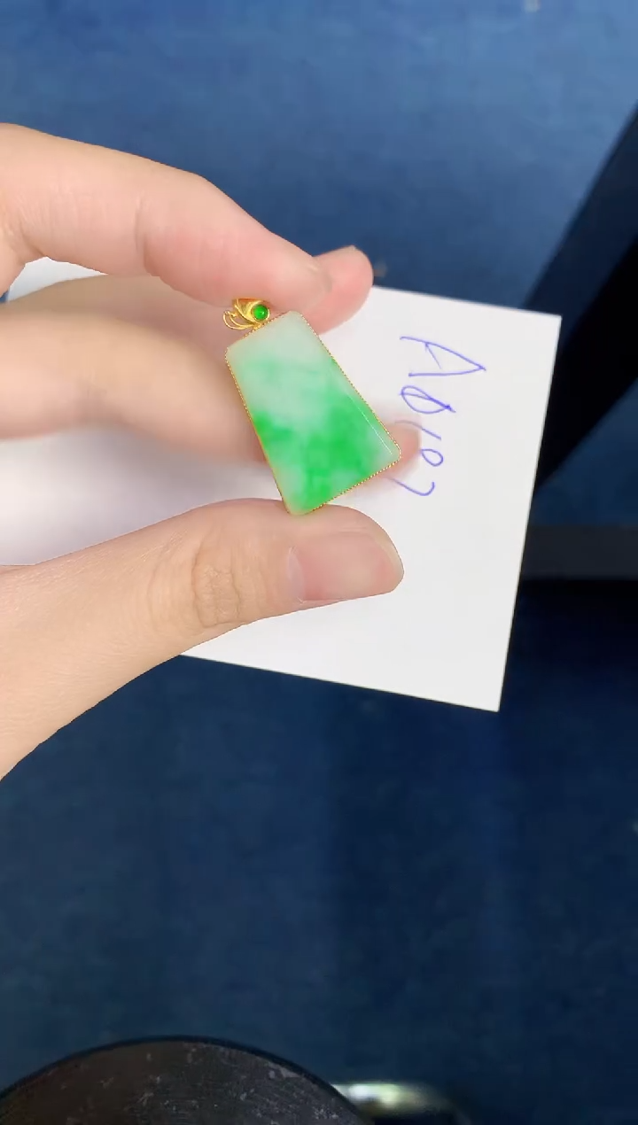 【闪购商品】翡翠颈饰18K金镶嵌0000000000