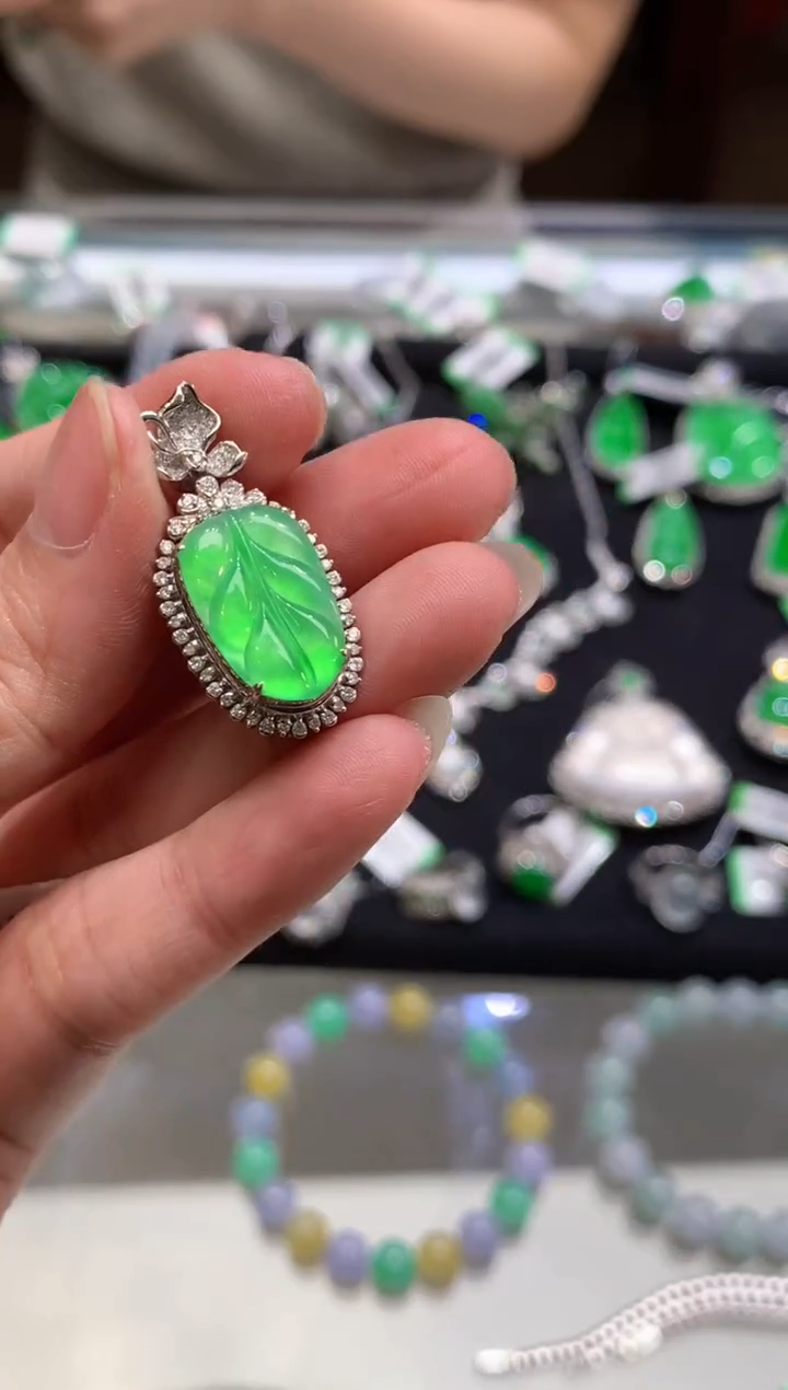 翡翠18K金镶嵌吊坠(不含链)A276|15800