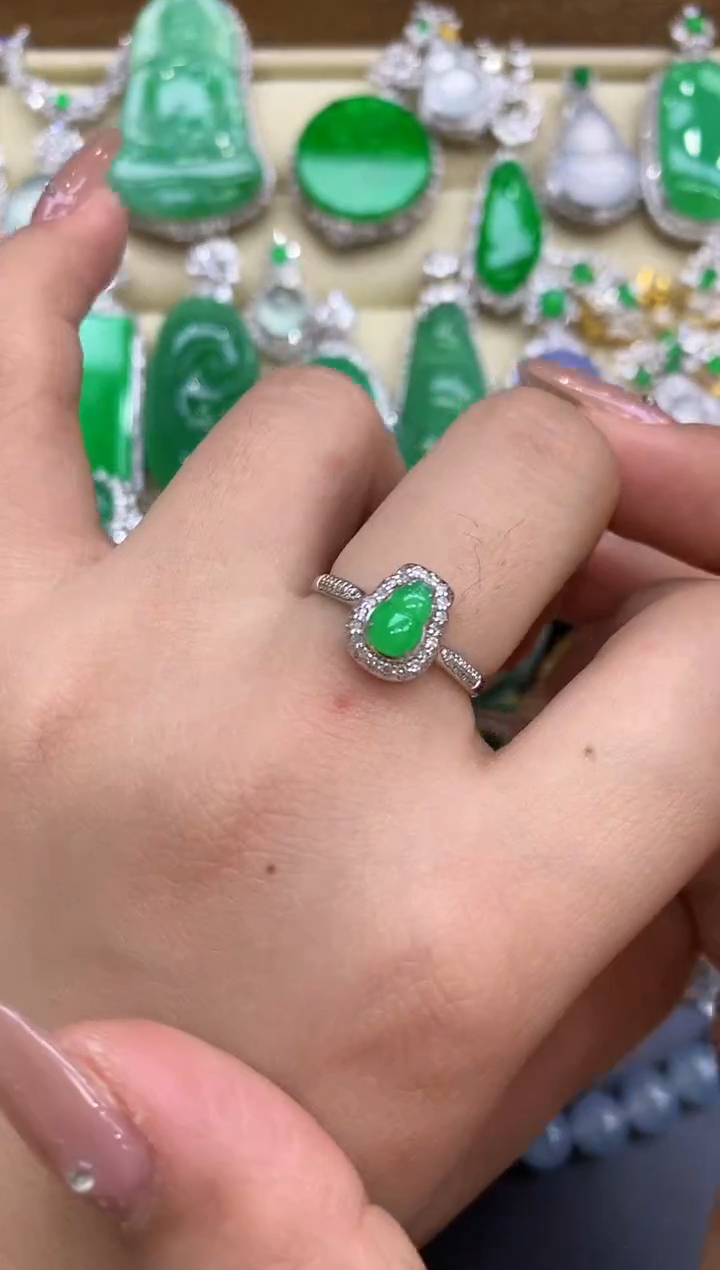 18K金镶嵌戒指翡翠195-中国好珍宝