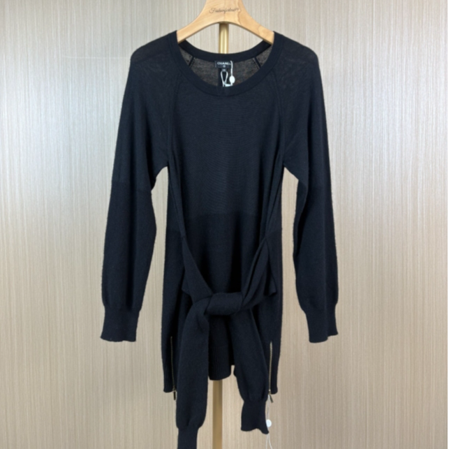 99新 Chanel/香奈儿 腰间绑带黑色山羊绒上衣 38 18485011