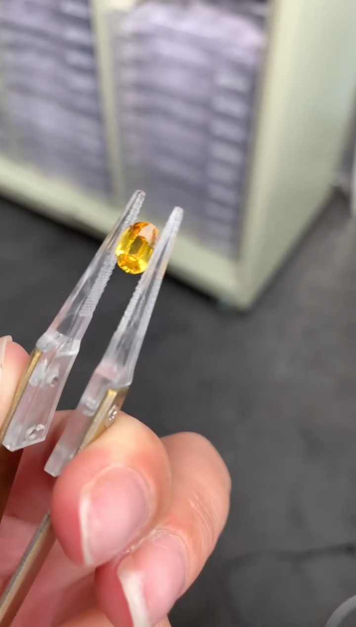 【闪购商品】彩色蓝宝石裸石未镶嵌1ct黄蓝宝