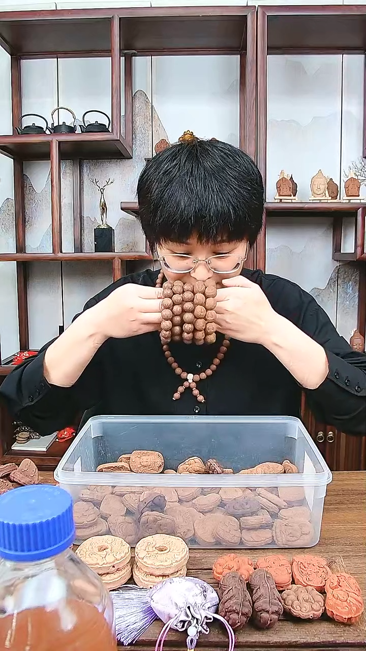 【闪购商品】息肌芄香方瑕疵手串1.7