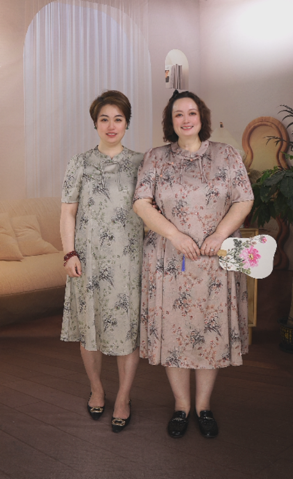 新中式国风缎面立领印花改良旗袍版手工盘扣修身显瘦裙子连衣裙