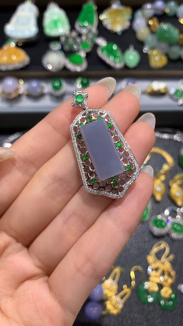 【闪购商品】翡翠吊坠(不含链)18K金镶嵌4团购