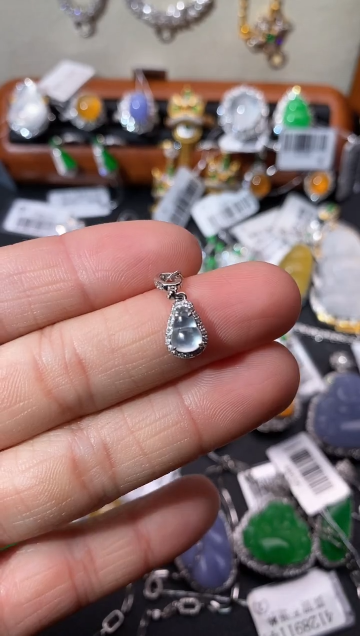 【闪购商品】翡翠吊坠(不含链)18K金镶嵌吊坠