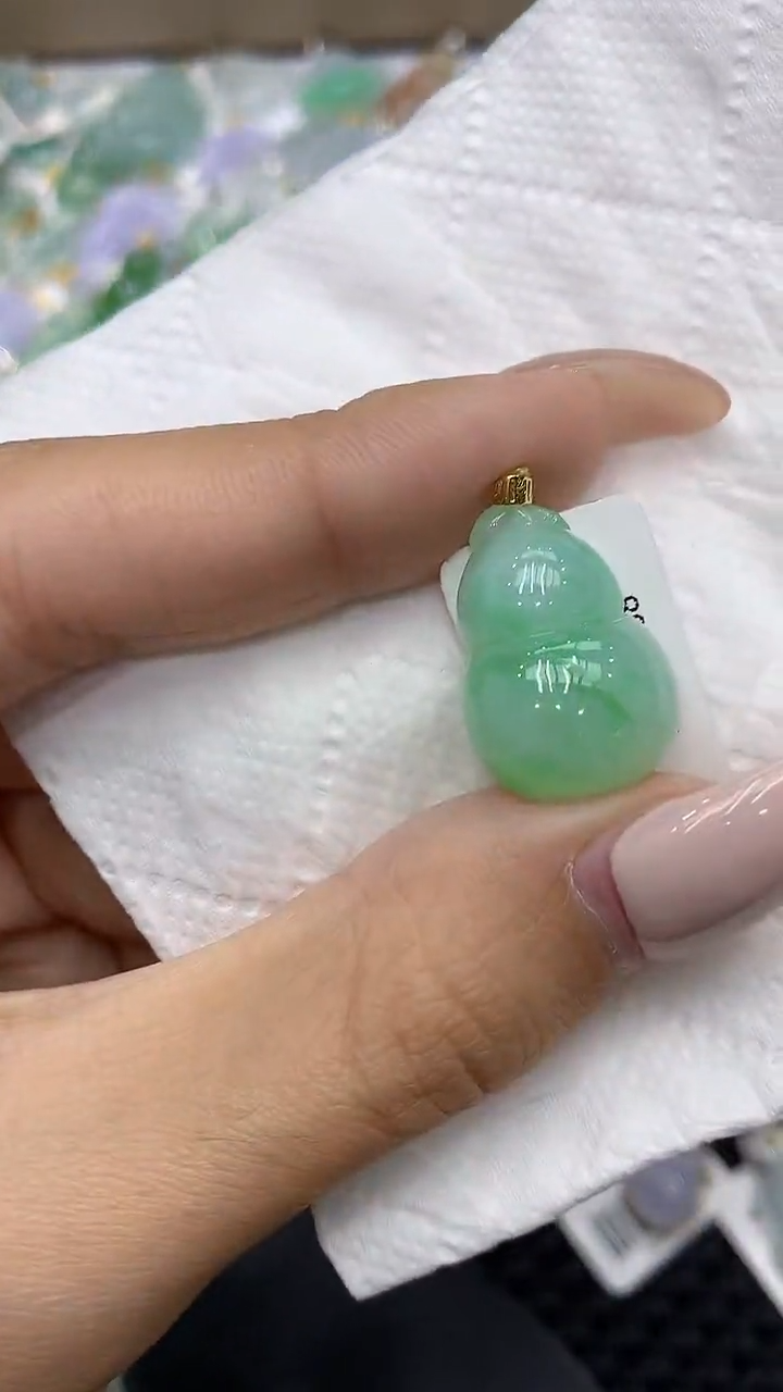 颈饰18K金镶嵌翡翠111111111111