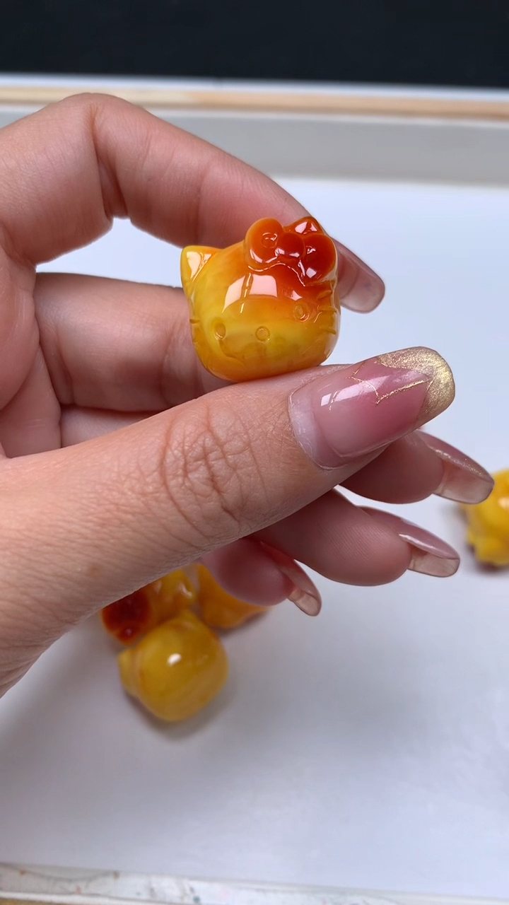 裸石蜜蜡未镶嵌E752 蜜蜡 大KT猫19*21mm1个8元