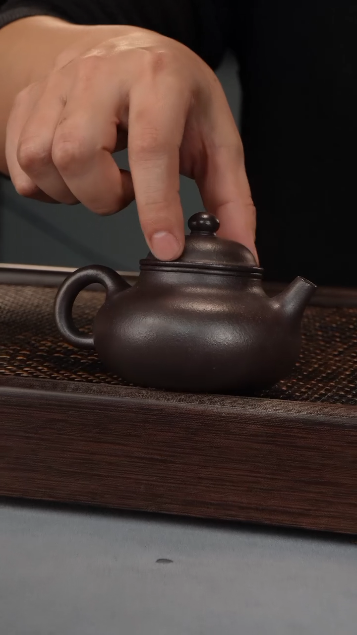 【闪购商品】容天 黑墩头（611号）