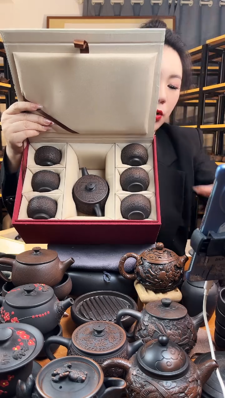 【闪购商品】壶球孔满雕招财进宝大口汉瓦+6满雕杯+礼盒