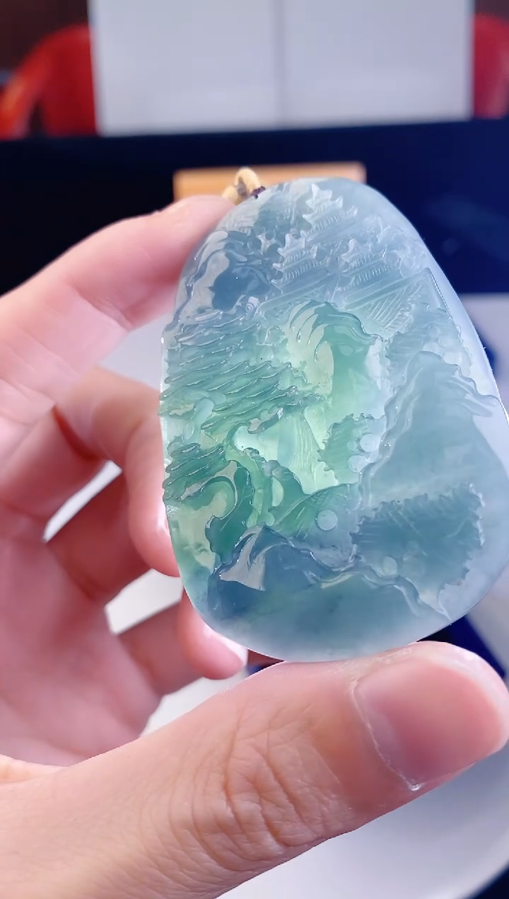 颈饰未镶嵌翡翠   