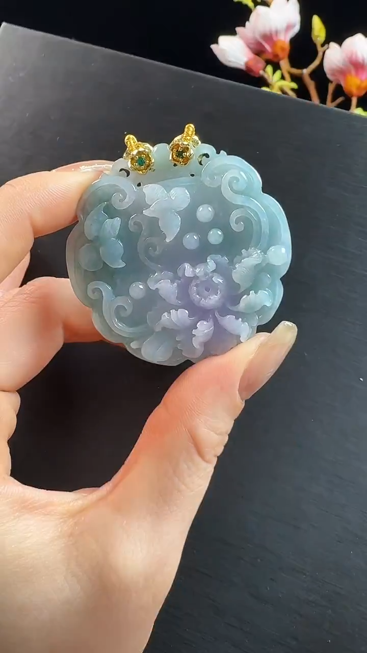 颈饰未镶嵌翡翠报喜鸟