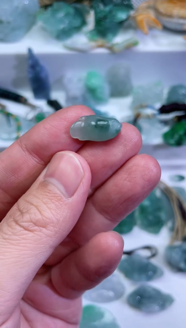 【闪购商品】翡翠颈饰未镶嵌河豚