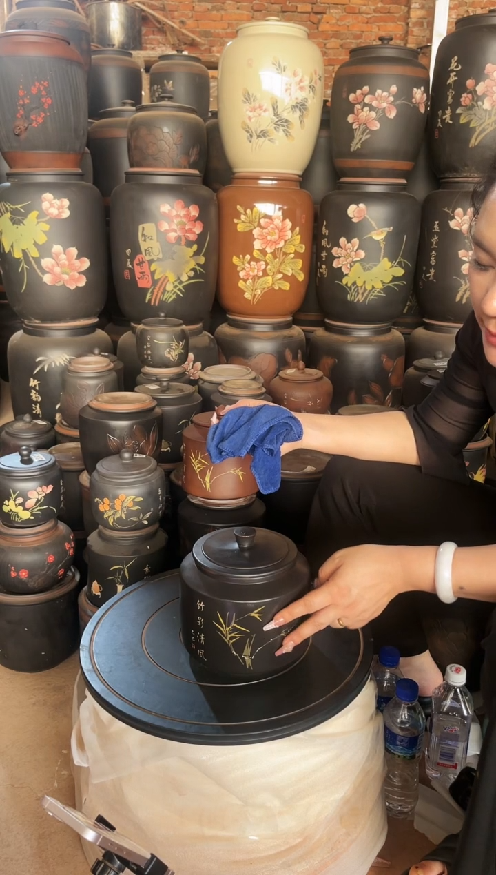 【闪购商品】壶瑕疵茶叶罐 德钟彩填  275