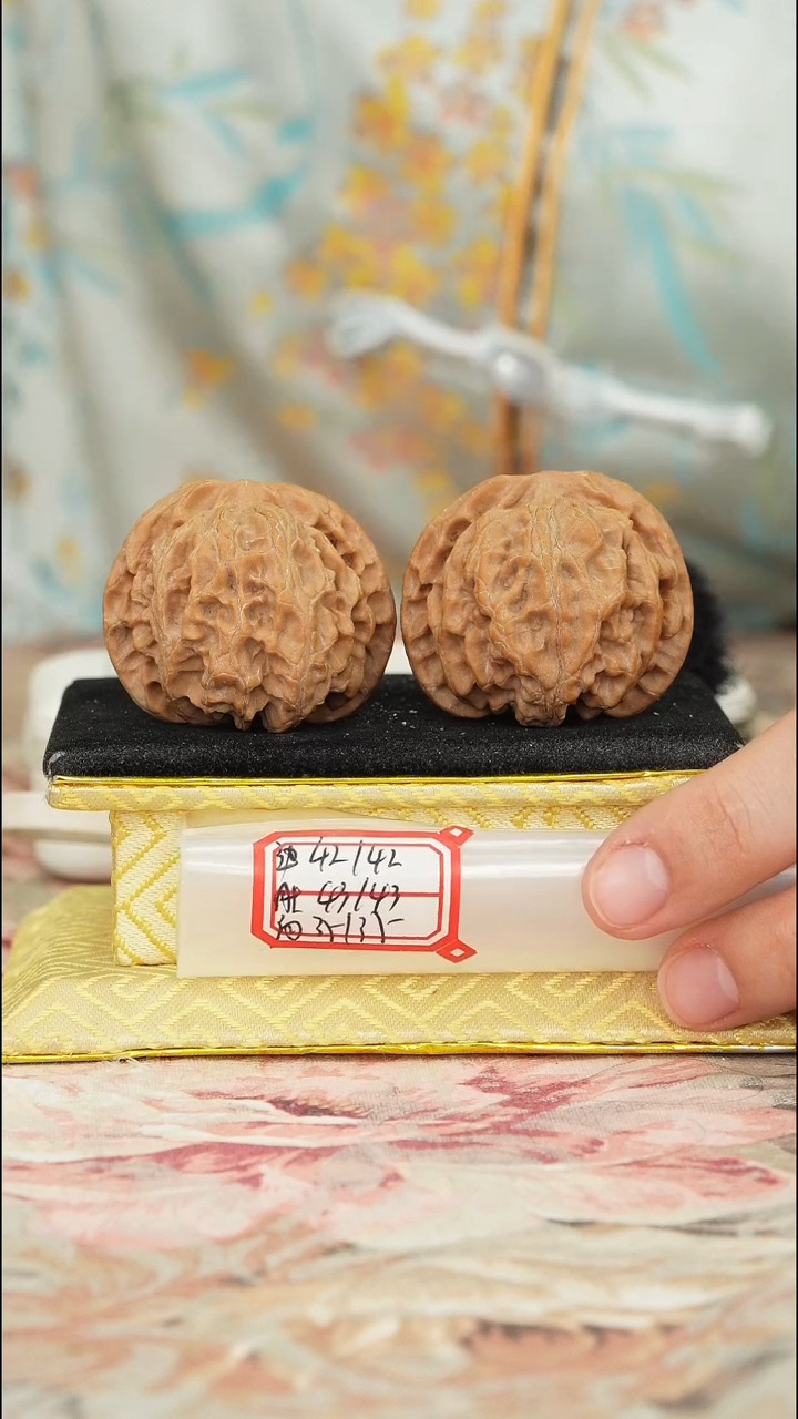 【闪购商品】文玩核桃把件苹果园
